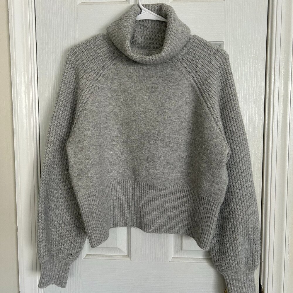 Elodie Gray Cropped Sweater